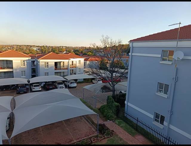 2 BEDROOM APARTMENT FOR SALE IN NORTHCLIFF